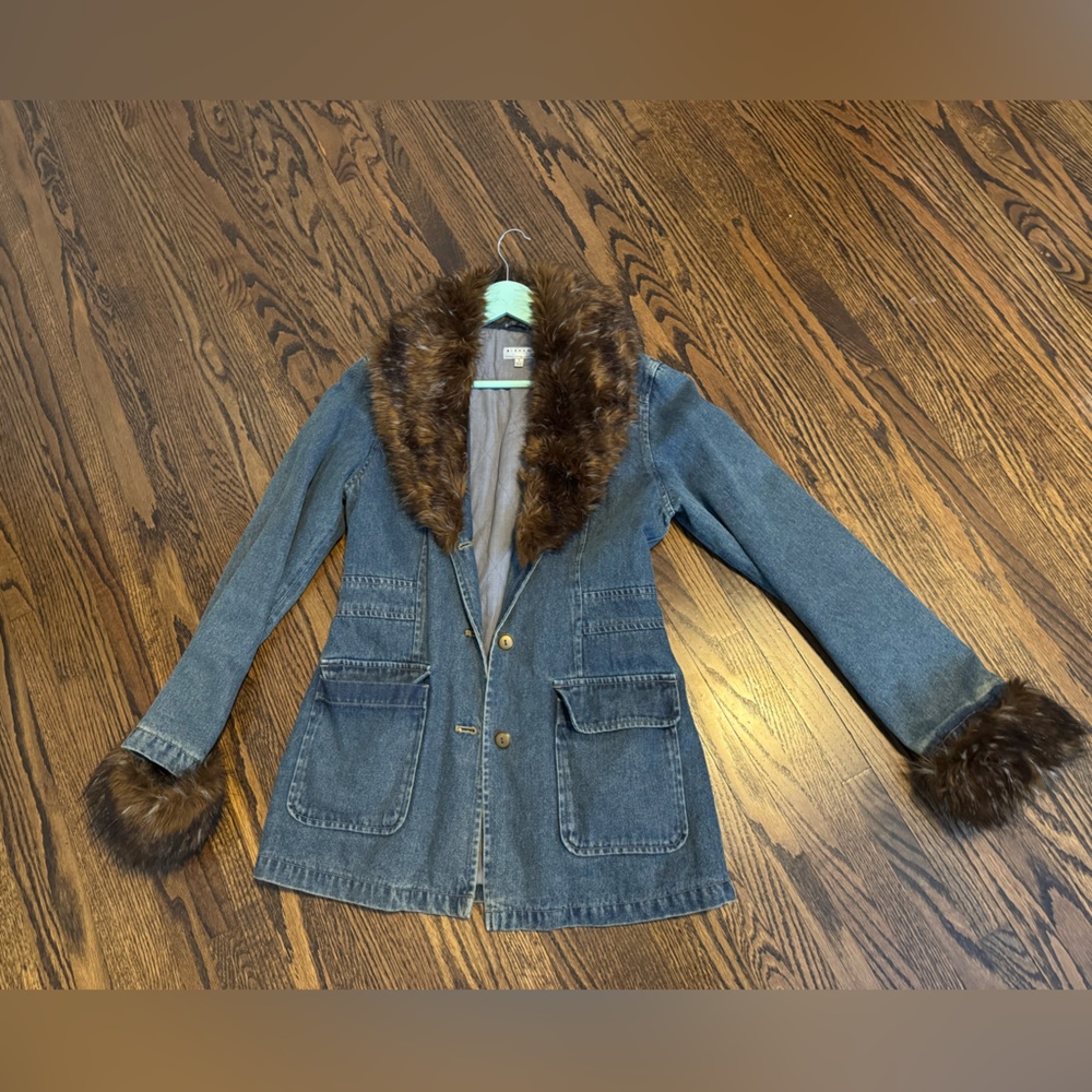 Giacca Blue Jean Jacket with Brown Fur Trim
